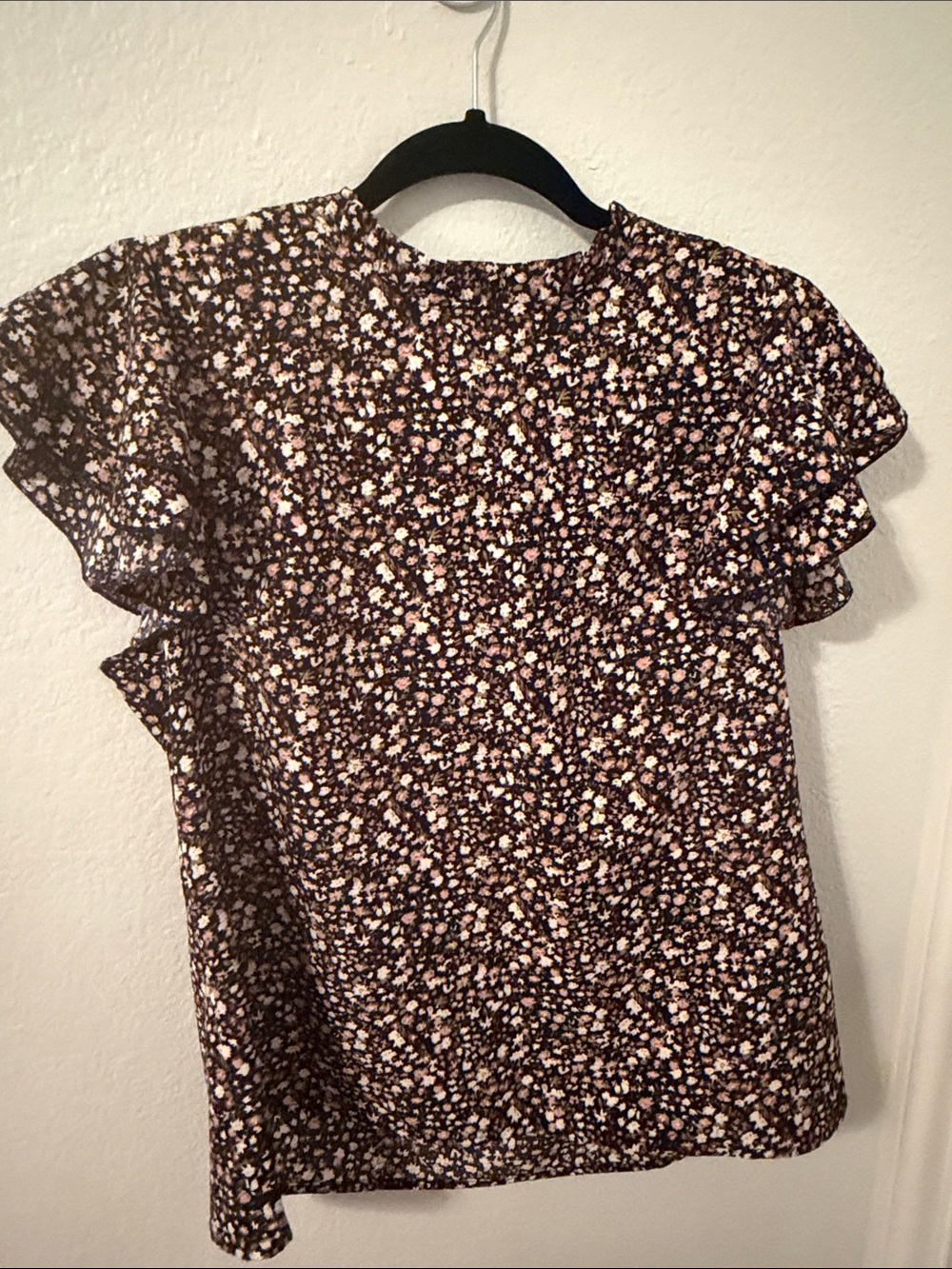 SHEIN Black Floral Ruffle Sleeve Blouse